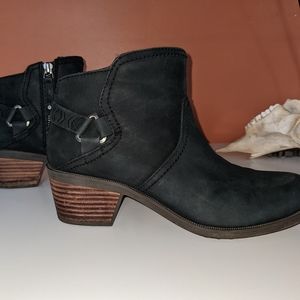 Teva booties, black